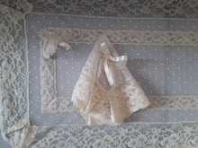 Carica l'immagine nel visualizzatore di Gallery, SET DI TRE CENTRI in pizzo Vallencienne