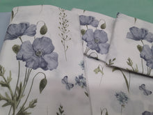 Carica l'immagine nel visualizzatore di Gallery, COMPLETO LETTO FIORI AZZURRI