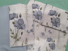 Carica l'immagine nel visualizzatore di Gallery, COMPLETO LETTO FIORI AZZURRI
