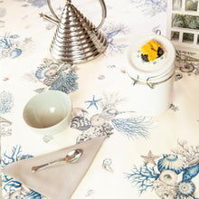 Carica l'immagine nel visualizzatore di Gallery, TOVAGLIA CORALLI variante AZZURRA