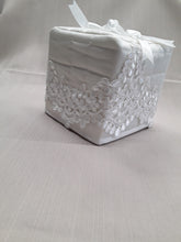Carica l&#39;immagine nel visualizzatore di Gallery, PORTA KLEENEX  QUADRATO serie MACRAMÈ

