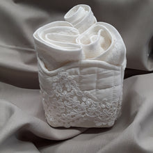 Carica l&#39;immagine nel visualizzatore di Gallery, PORTA LAVETTE serie MACRAMÈ
